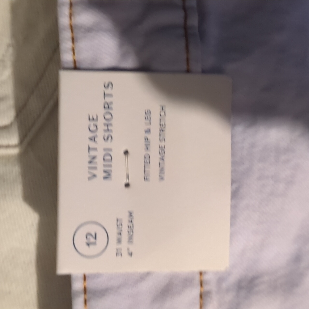 Universal Thread Cut Off Shorts - Picture 3 of 4